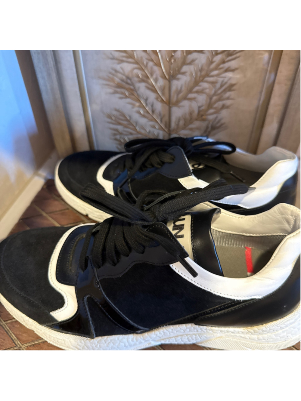 Alive shoes ALPHA UNDIVIDED BE
CLASSIC RUNNER STYLE
By Aldric Horton Jr
